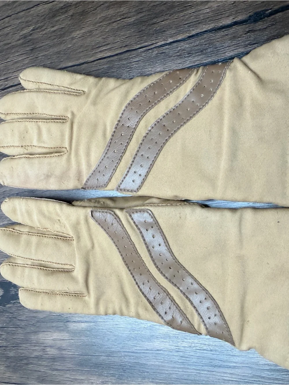 Vintage Women’s Brown Tan Sheer Energy Winter Gloves By Leggs